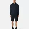 Bermuda cargo slim fit avec poches zippées. Bermuda cargo slim fit avec poches zippées.