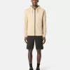 Bermuda cargo slim fit avec poches zippées. Bermuda cargo slim fit avec poches zippées.
