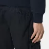 Bermuda cargo slim fit avec poches zippées. Bermuda cargo slim fit avec poches zippées.