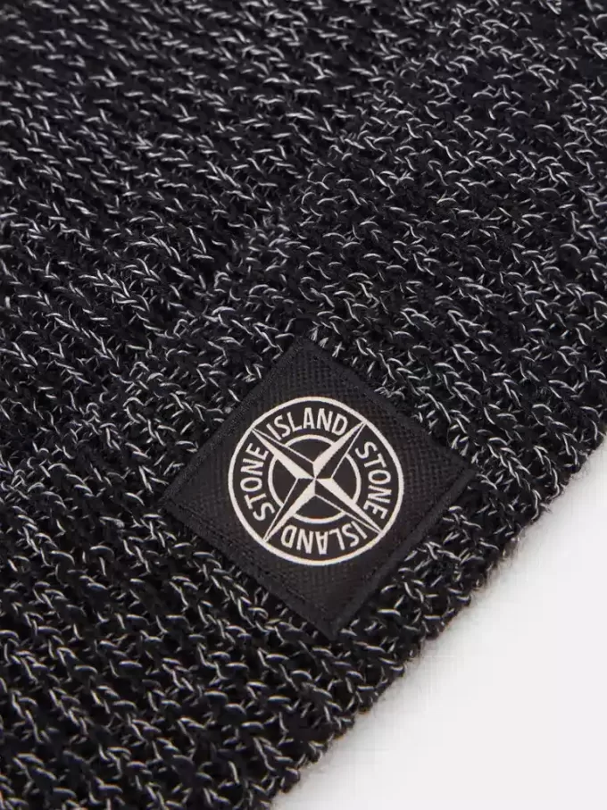 Bonnet avec revêtement réfléchissant et patch Compass Bonnet avec revêtement réfléchissant et patch Compass