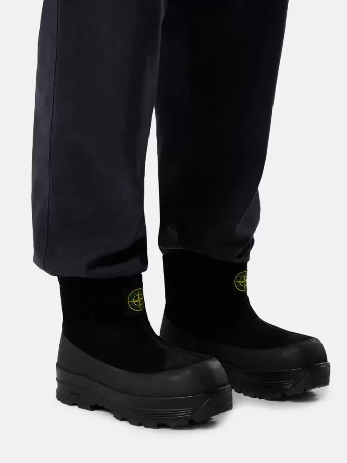 Bottines avec semelle Vibram® pour l’absorption des chocs. Bottines avec semelle Vibram® pour l’absorption des chocs.
