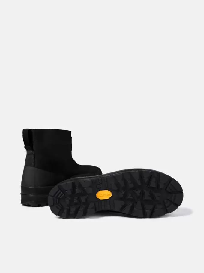 Bottines avec semelle Vibram® pour l’absorption des chocs. Bottines avec semelle Vibram® pour l’absorption des chocs.