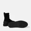 Chaussures de randonnée à double laçage et semelle crantée