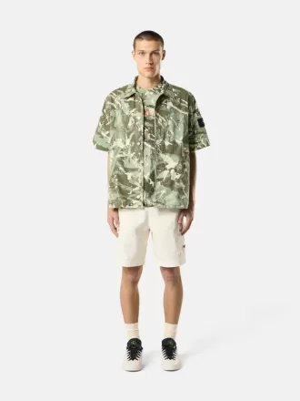 Chemise à manches courtes confortable avec boutons Chemise à manches courtes confortable avec boutons