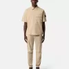 Chemise à manches courtes confortable avec poches poitrine et manches Chemise à manches courtes confortable avec poches poitrine et manches