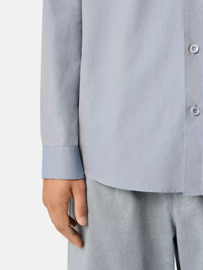 Chemise à manches longues confortable avec poche poitrine boutonnée Chemise à manches longues confortable avec poche poitrine boutonnée