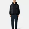Gilet avec finition déperlante et poches à boutons-pression Gilet avec finition déperlante et poches à boutons-pression