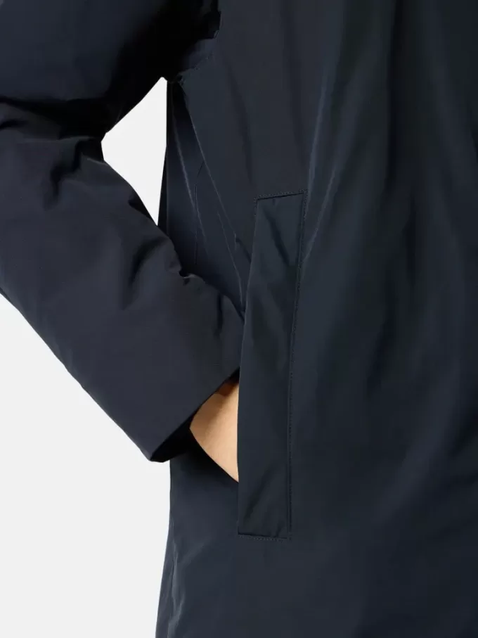 Manteau court rembourré avec poches anti-chute et à boutons-pression Manteau court rembourré avec poches anti-chute et à boutons-pression