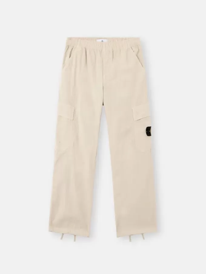Pantalon cargo ample avec cordons de serrage aux chevilles.