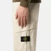 Pantalon cargo ample avec cordons de serrage aux chevilles.