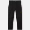 Pantalon cargo à coupe fuselée classique avec poches zippées. Pantalon cargo à coupe fuselée classique avec poches zippées.