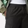 Pantalon cargo à coupe regular-tapered avec poches zippées. Pantalon cargo à coupe regular-tapered avec poches zippées.