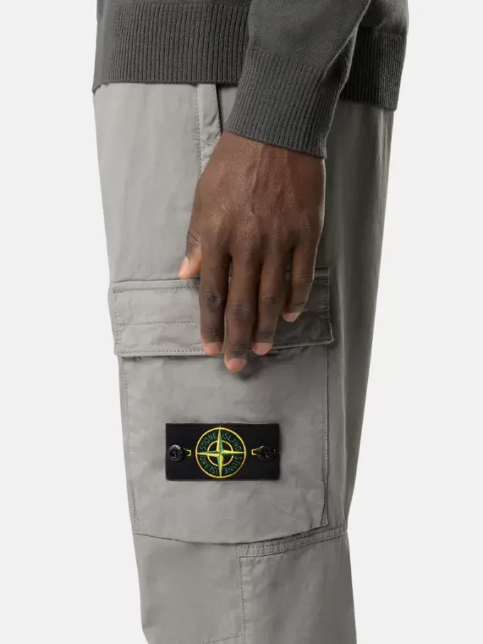 Pantalon cargo coupe regular-tapered avec taille élastiquée Pantalon cargo coupe regular-tapered avec taille élastiquée