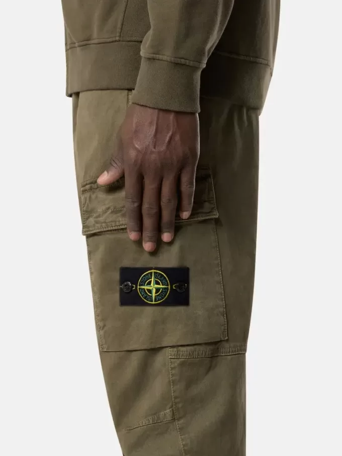 Pantalon cargo coupe regular-tapered avec taille élastiquée Pantalon cargo coupe regular-tapered avec taille élastiquée