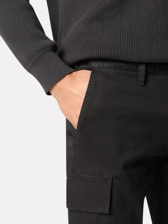 Pantalon cargo skinny avec poches à boutons-pression Pantalon cargo skinny avec poches à boutons-pression