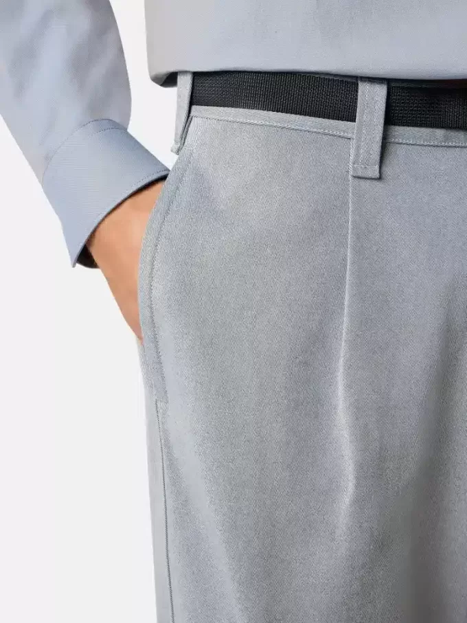 Pantalon chino ample avec ceinture en nylon Pantalon chino ample avec ceinture en nylon