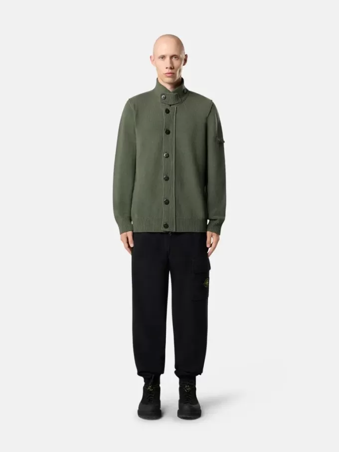Pantalon de survêtement coupe classique avec poche à soufflet sur la jambe. Pantalon de survêtement coupe classique avec poche à soufflet sur la jambe.