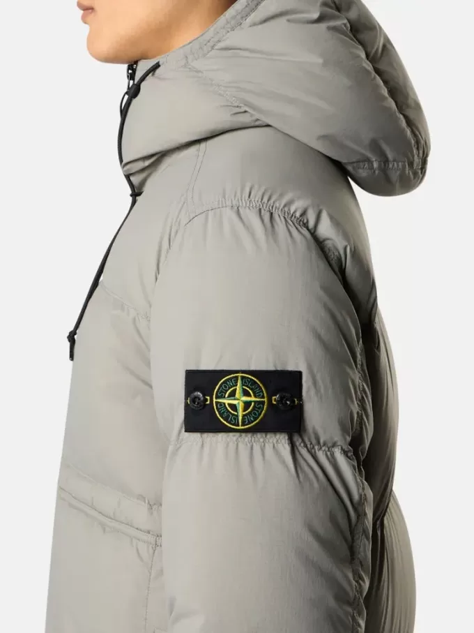 Parka en duvet imperméable avec poches à boutons-pression Parka en duvet imperméable avec poches à boutons-pression