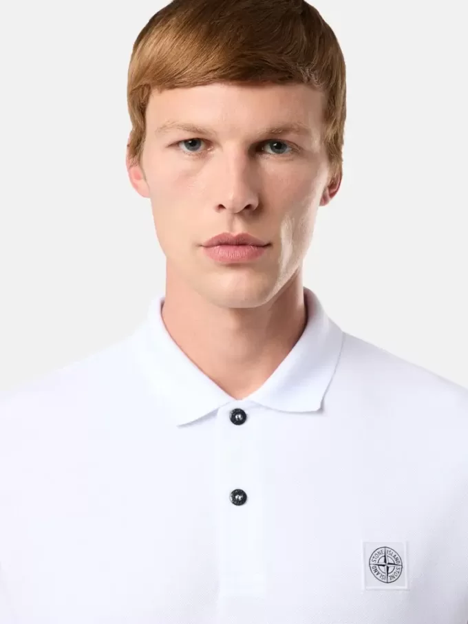 Polo à manches courtes et coupe classique avec écusson Compass