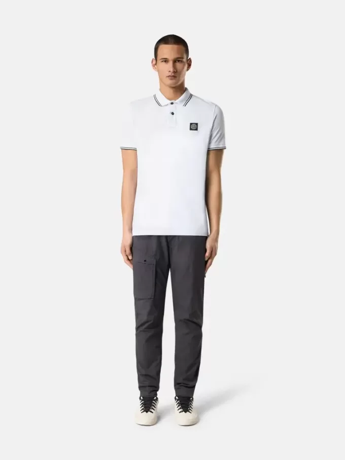 Polo à manches courtes slim fit avec détails rayés Polo à manches courtes slim fit avec détails rayés