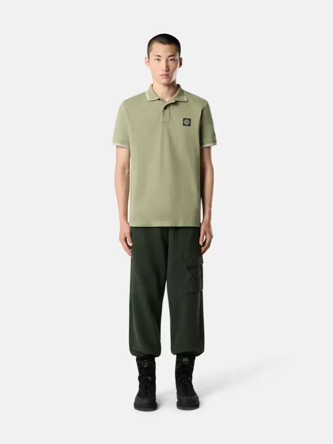 Polo à manches courtes slim fit avec détails rayés Polo à manches courtes slim fit avec détails rayés