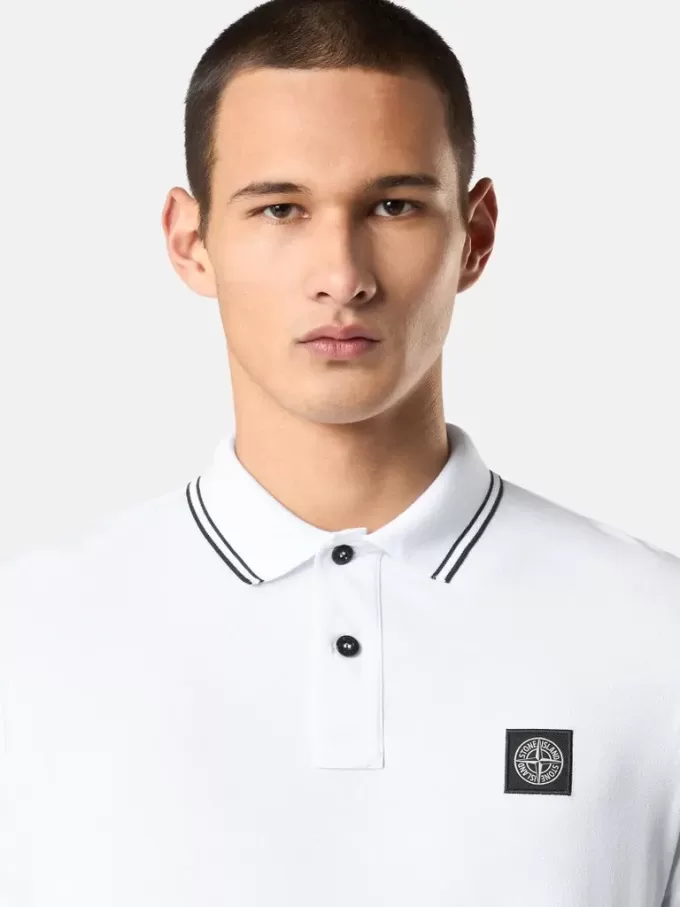 Polo à manches courtes slim fit avec détails rayés Polo à manches courtes slim fit avec détails rayés