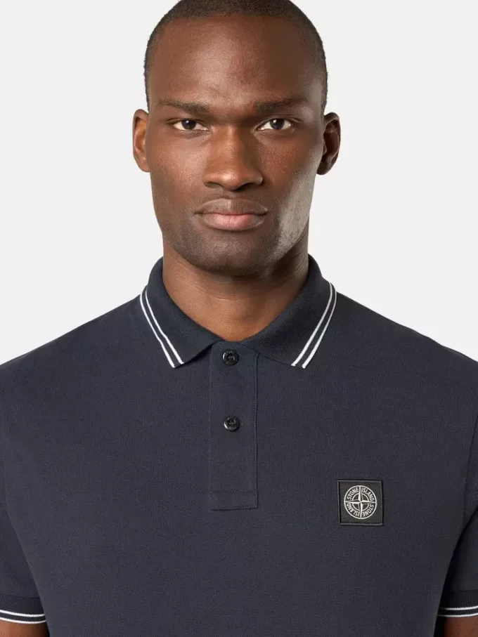 Polo à manches courtes slim fit avec détails rayés Polo à manches courtes slim fit avec détails rayés