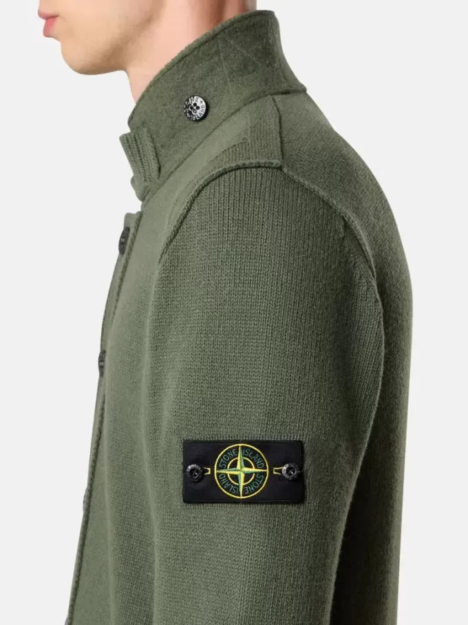 Pull boutonné avec bords en feutre Pull boutonné avec bords en feutre
