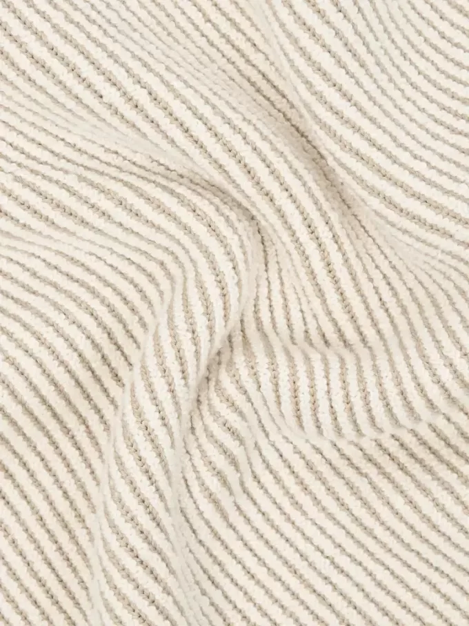 Pull à col montant avec texture côtelée vanisée Pull à col montant avec texture côtelée vanisée