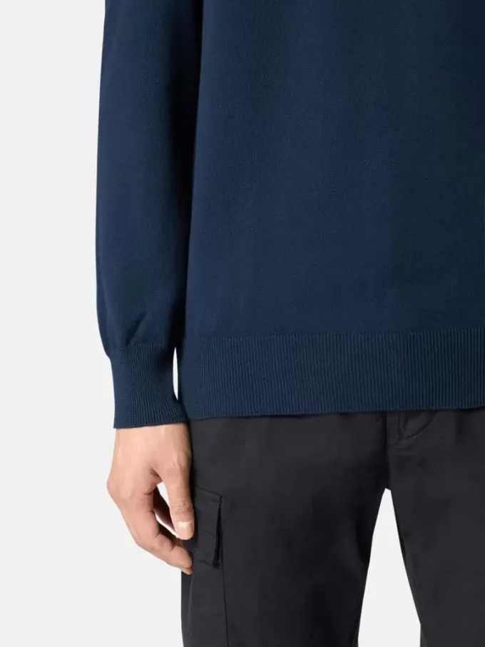 Pull à col rond avec petits détails roulés