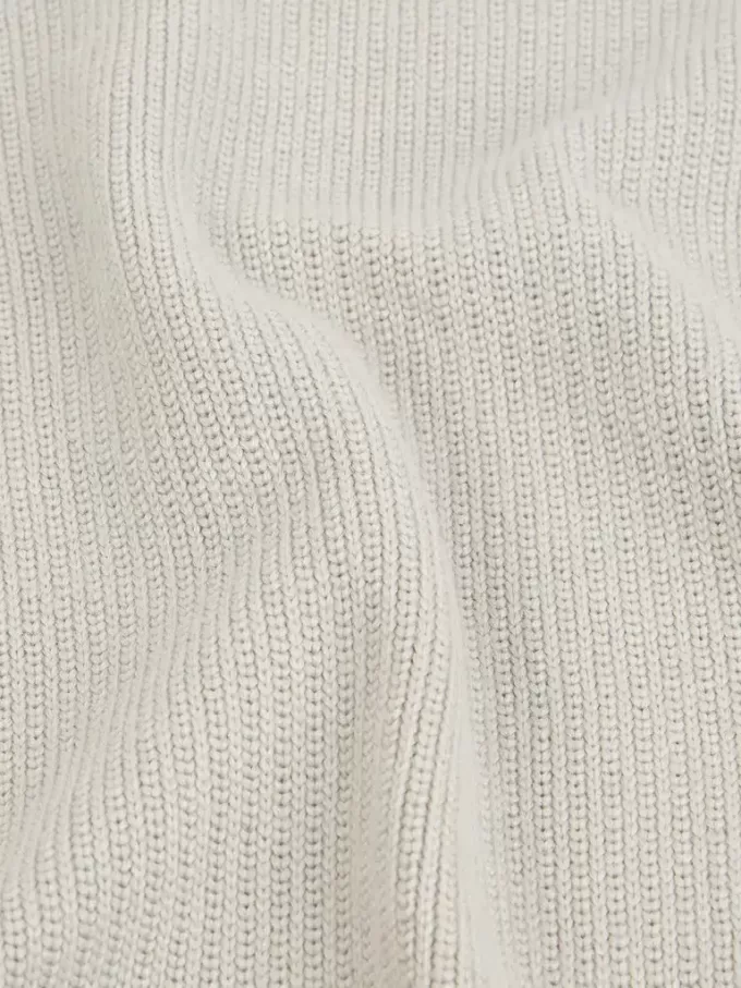 Pull à col roulé avec bords-côtes