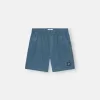 Short de bain coupe classique avec poches et doublure en maille. Short de bain coupe classique avec poches et doublure en maille.