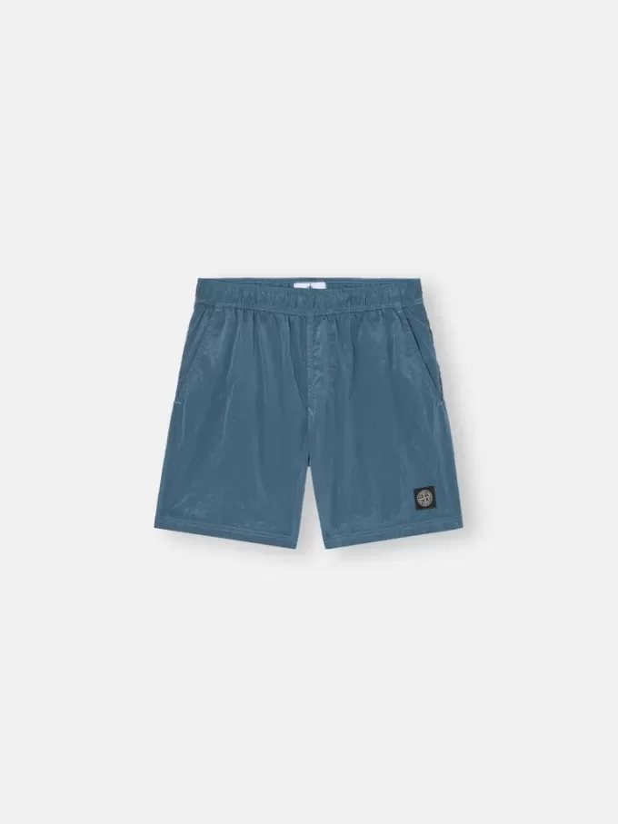 Short de bain coupe classique avec poches et doublure en maille. Short de bain coupe classique avec poches et doublure en maille.
