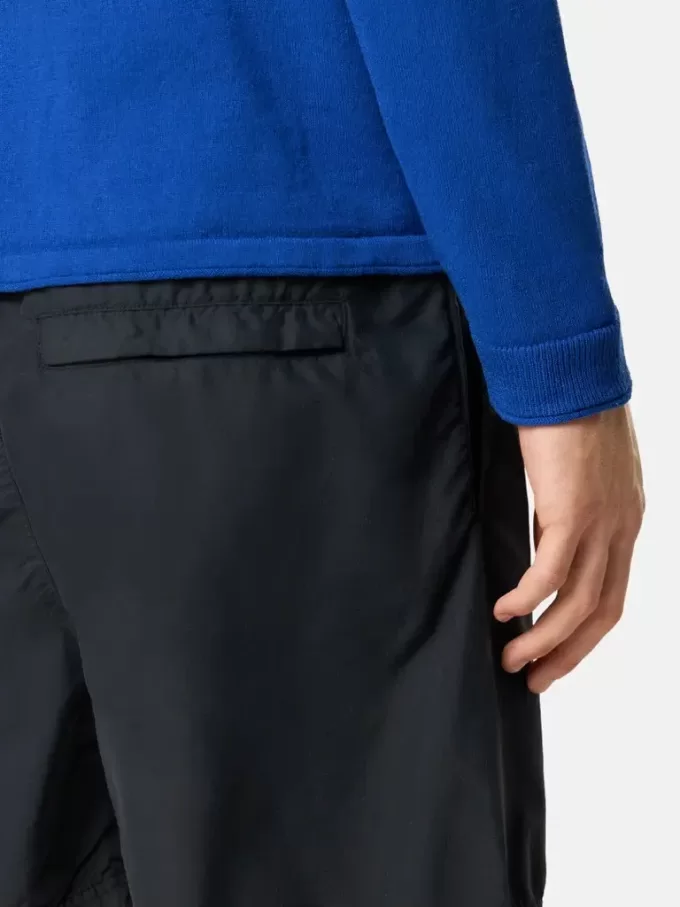Short de bain mi-long à coupe classique avec poches