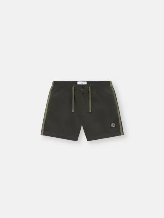 Short de bain slim fit avec poches et doublure en maille