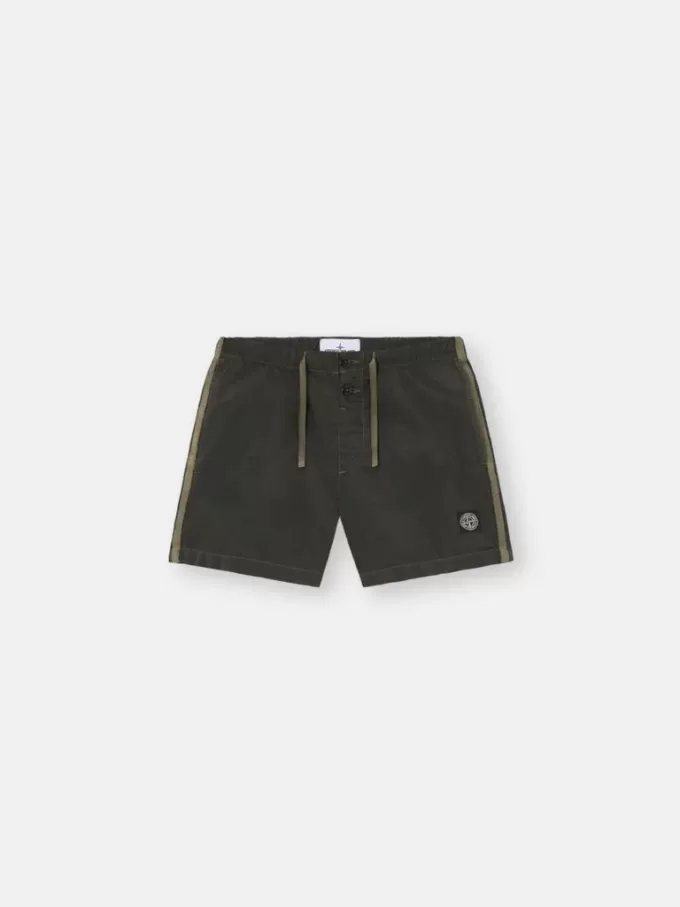 Short de bain slim fit avec poches et doublure en maille Short de bain slim fit avec poches et doublure en maille