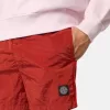 Short de bain slim fit avec poches et doublure en maille Short de bain slim fit avec poches et doublure en maille