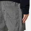 Short de bain slim fit avec poches et doublure en maille Short de bain slim fit avec poches et doublure en maille