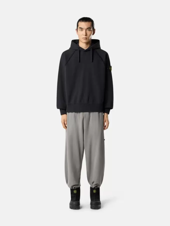 Sweat à capuche oversize avec manches raglan.