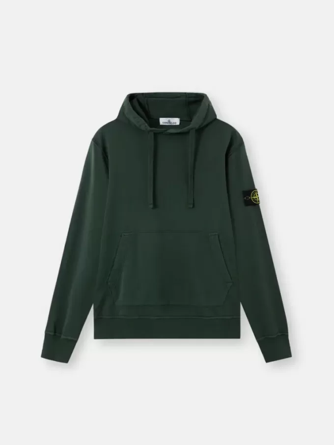 Sweat-shirt à capuche coupe classique avec poche kangourou.