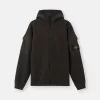 Sweat-shirt à capuche et fermeture éclair, coupe classique, avec poches sur les manches.