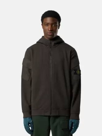 Sweat-shirt à capuche et fermeture éclair, coupe classique, avec poches sur les manches. Sweat-shirt à capuche et fermeture éclair, coupe classique, avec poches sur les manches.