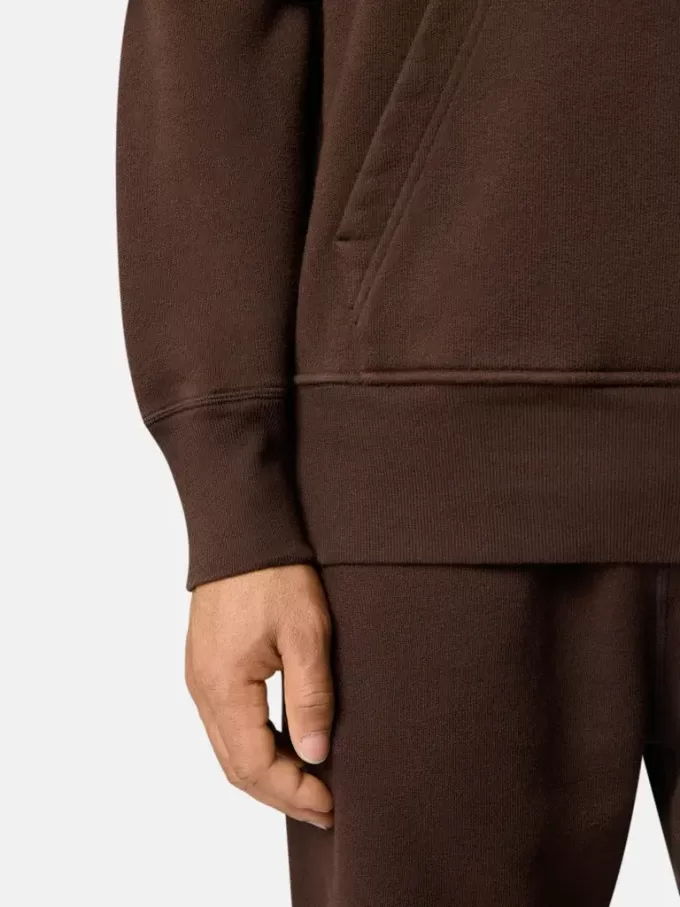 Sweat-shirt à capuche oversize avec poche kangourou. Sweat-shirt à capuche oversize avec poche kangourou.