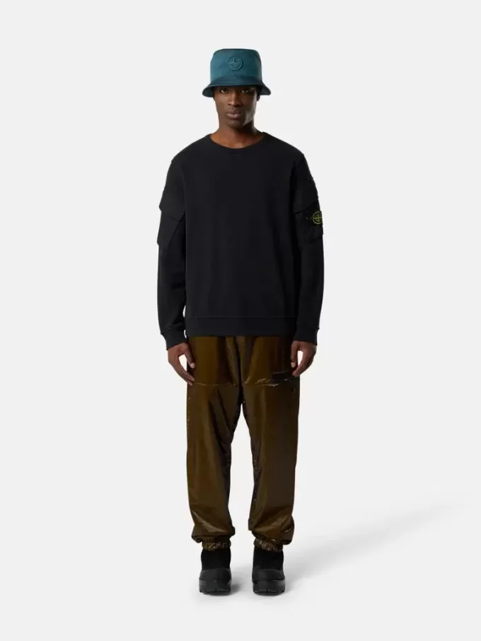 Sweat-shirt à col rond et coupe classique avec poches sur les manches Sweat-shirt à col rond et coupe classique avec poches sur les manches