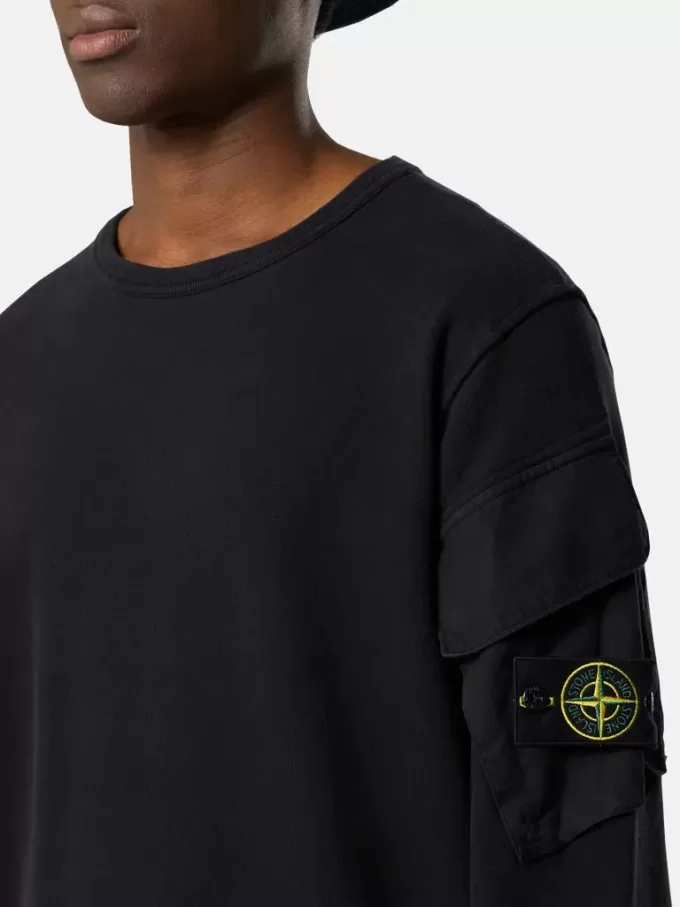 Sweat-shirt à col rond et coupe classique avec poches sur les manches Sweat-shirt à col rond et coupe classique avec poches sur les manches
