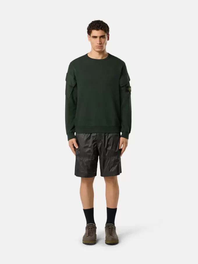 Sweat-shirt à col rond et coupe classique avec poches sur les manches Sweat-shirt à col rond et coupe classique avec poches sur les manches