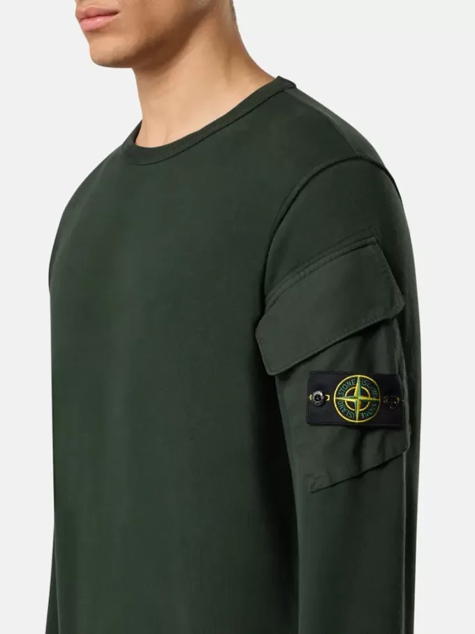 Sweat-shirt à col rond et coupe classique avec poches sur les manches Sweat-shirt à col rond et coupe classique avec poches sur les manches
