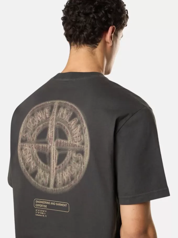 T-shirt à manches courtes et coupe classique avec imprimé « Bleeding Numbers » T-shirt à manches courtes et coupe classique avec imprimé « Bleeding Numbers »