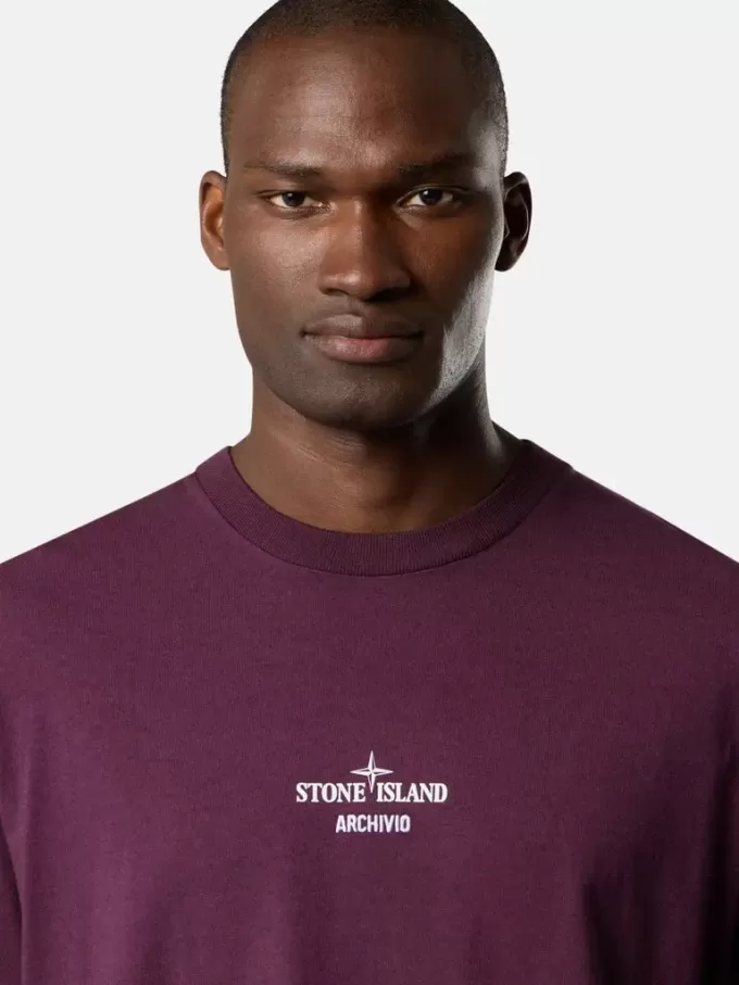 T-shirt à manches courtes et coupe classique avec imprimé saisonnier « Archivio » T-shirt à manches courtes et coupe classique avec imprimé saisonnier « Archivio »