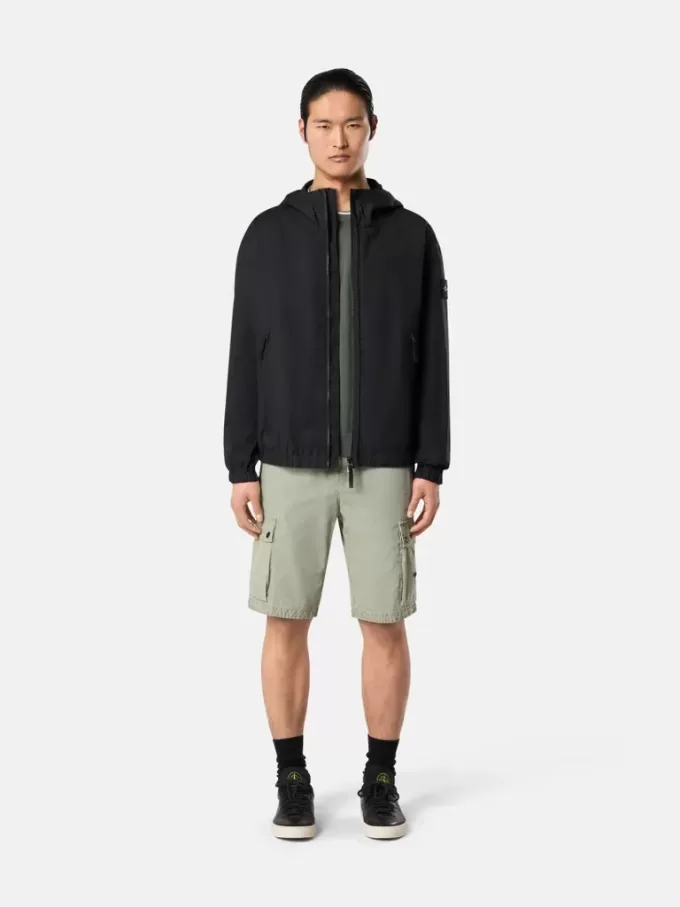 Veste à capuche avec barrière tous temps et protection anti-chute Veste à capuche avec barrière tous temps et protection anti-chute